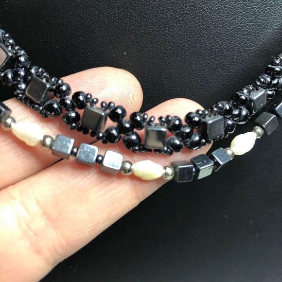 1654 Hematite lot of 2 necklaces and earrings 18" long - Picture 3 of 4